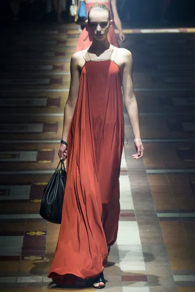 Look 28
